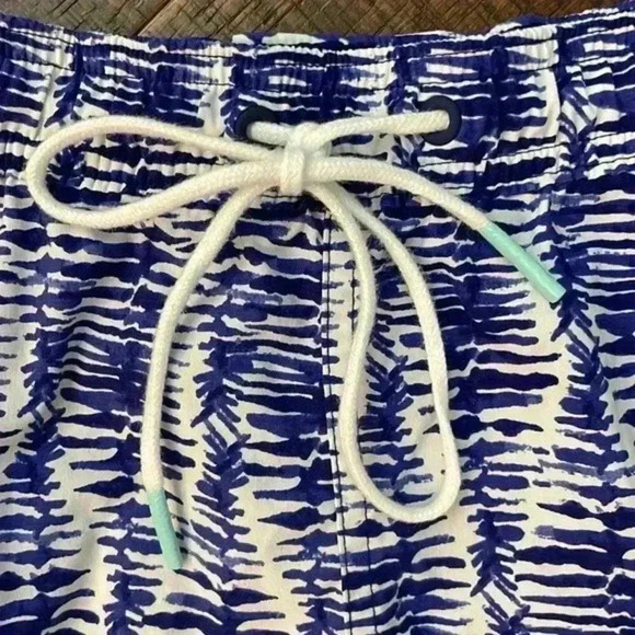 Vineyard Vines Performance Shorts XS - Picture 4 of 7